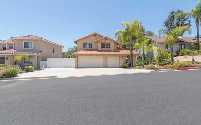 photo 2: 30749 Burning Tree Drive, Canyon Lake CA 92587