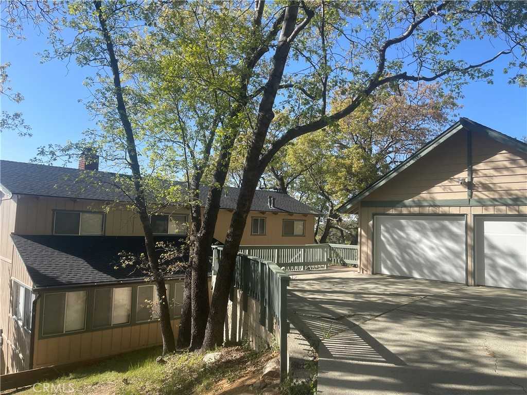 photo 1: 1405 Sequoia Drive, Lake Arrowhead CA 92352