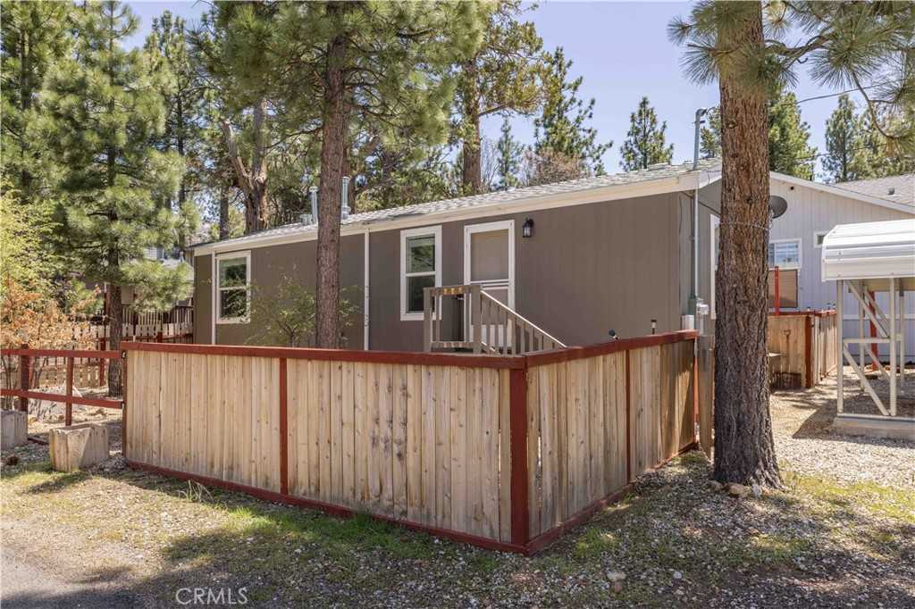 photo 1: 207 Sunset Lane, Sugarloaf CA 92386