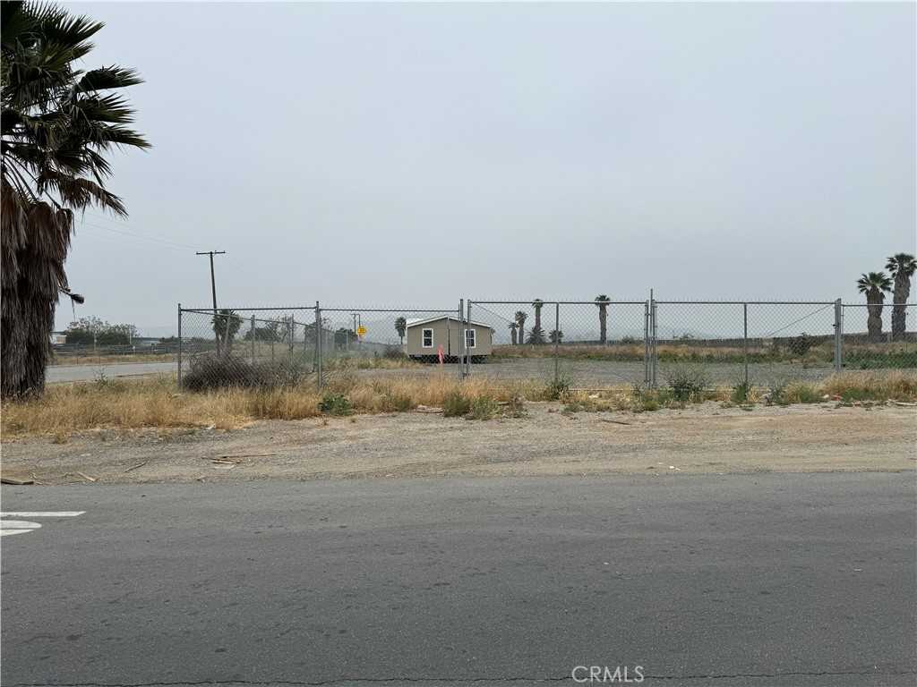 photo 2: Wilderness, Riverside CA 92504