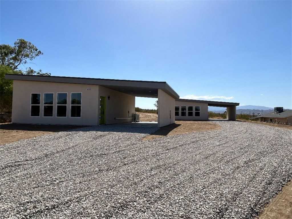 photo 3: 7374 Olympic Road, Joshua Tree CA 92252