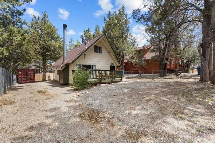 photo 2: 317 Kern Avenue, Sugarloaf CA 92386