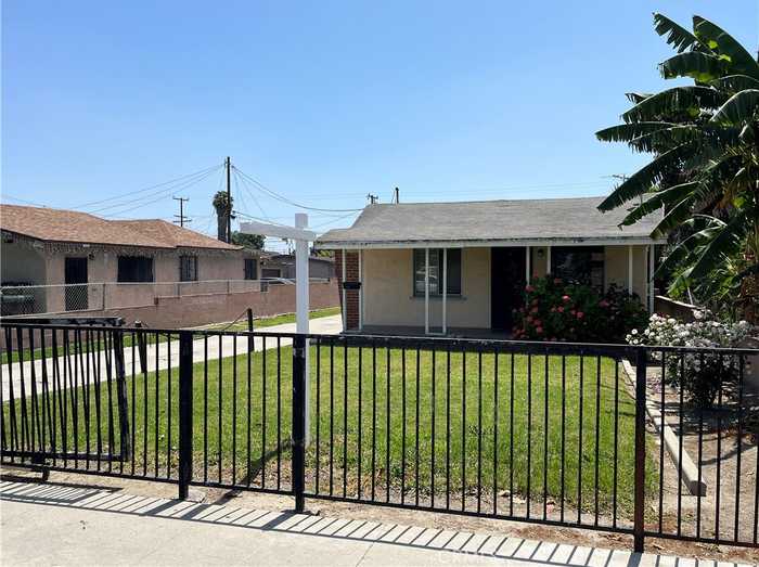 photo 2: 5720 Live Oak Street, Bell Gardens CA 90201