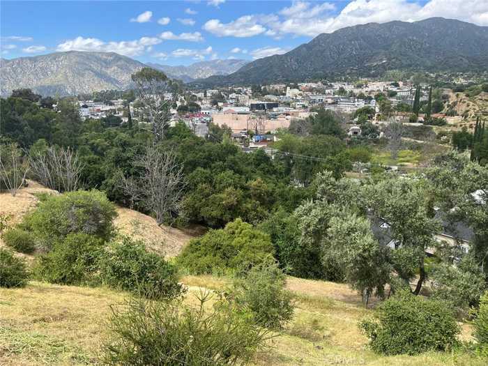 photo 1: Oak Bend Rd, Tujunga CA 91042