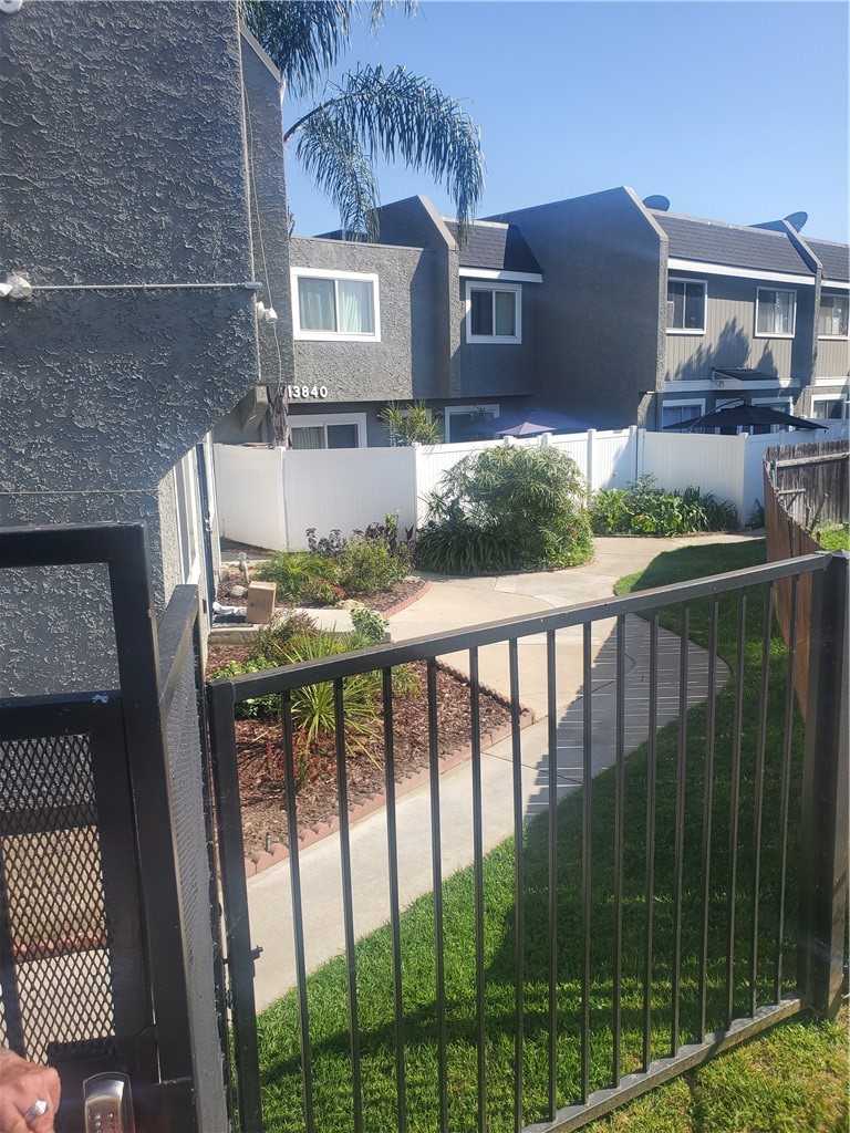 photo 1: 13840 Leffingwell Road, Whittier CA 90604