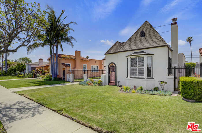 photo 2: 3935 S Norton Avenue, Los Angeles CA 90008