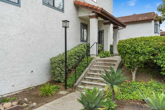 photo 2: 3580 Mission Mesa Way, San Diego CA 92120