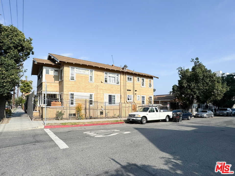 photo 3: 3106 San Marino Street, Los Angeles CA 90006