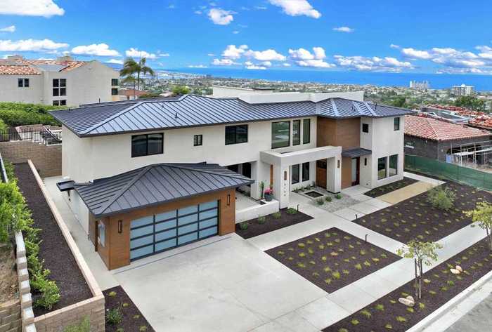 photo 1: 5108 Gordon Ln, San Diego CA 92109