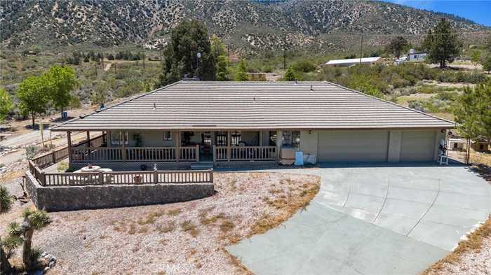 photo 1: 8130 Desert View Road, Pinon Hills CA 92372