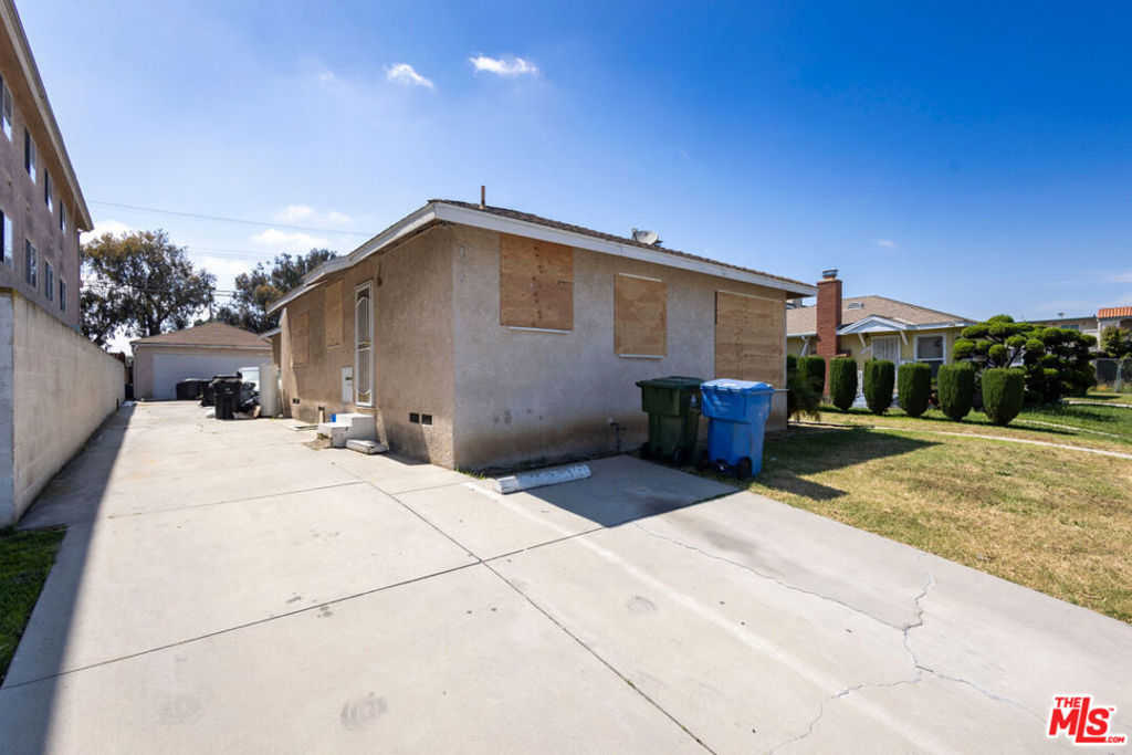 photo 3: 8931 Ramsgate Avenue, Los Angeles CA 90045