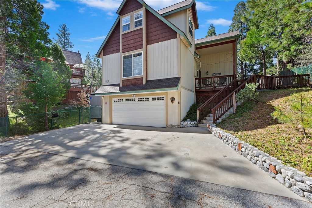 photo 2: 858 Grass Valley Road, Lake Arrowhead CA 92352