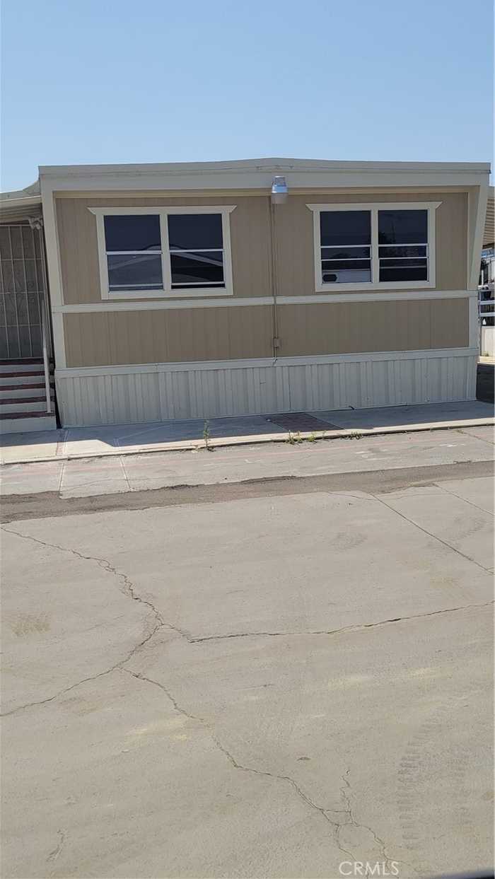 photo 2: 17455 91 Marygold Avenue, Bloomington CA 92316