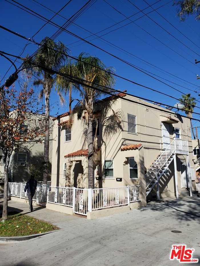 photo 1: 435 W 11th Street, Long Beach CA 90813