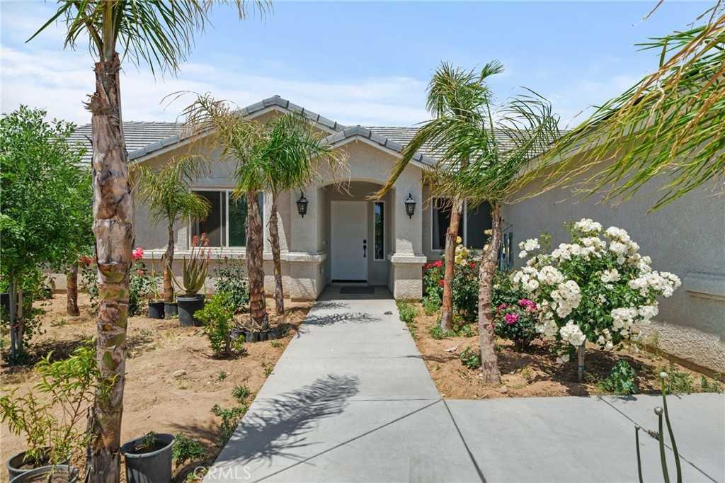 photo 1: 10166 3rd Avenue, Hesperia CA 92345