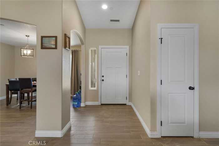 photo 2: 10166 3rd Avenue, Hesperia CA 92345