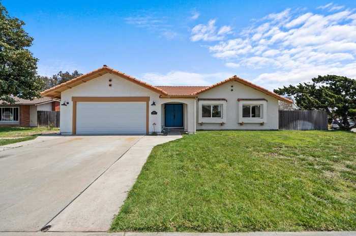 photo 2: 1757 Henderson Court, Vista CA 92083