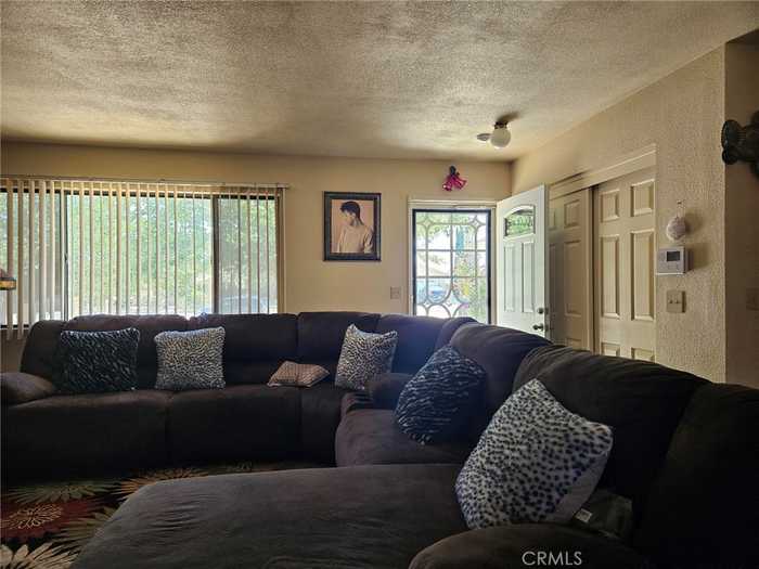 photo 2: 2883 Encina Avenue, Mojave CA 93501