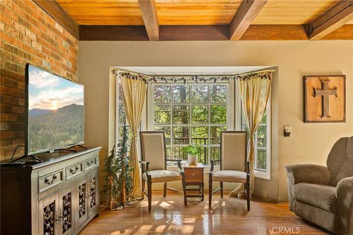 photo 1: 384 Primrose Circle, Lake Arrowhead CA 92352