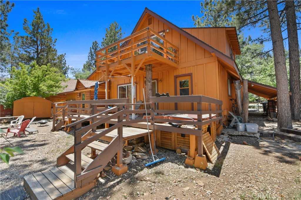 photo 1: 411 Pine Lane, Sugarloaf CA 92386