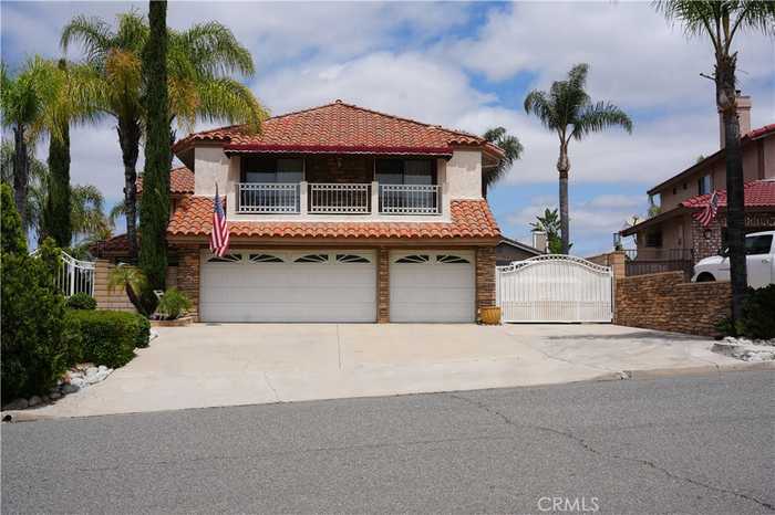 photo 1: 30431 Sparkle Drive, Canyon Lake CA 92587