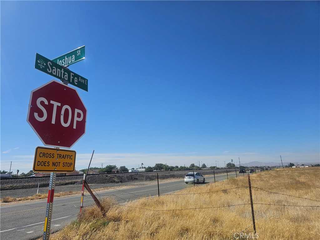 photo 2: Santa Fe Avenue, Hesperia CA 92345