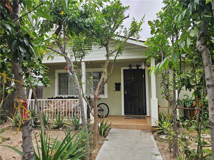 photo 2: 519 E Walnut Street, Santa Ana CA 92701