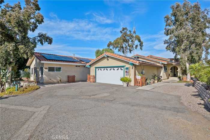 photo 2: 2382 Primrose Avenue, Vista CA 92083