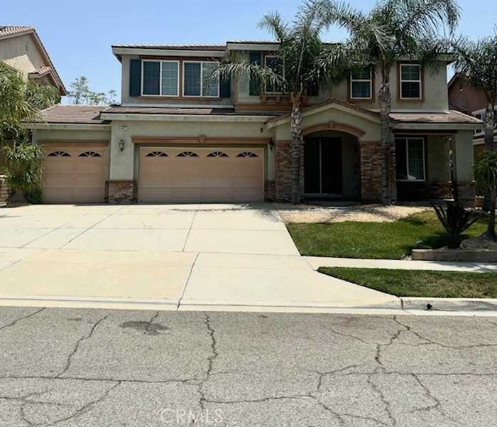 photo 1: 5031 Cottontail Way, Fontana CA 92336