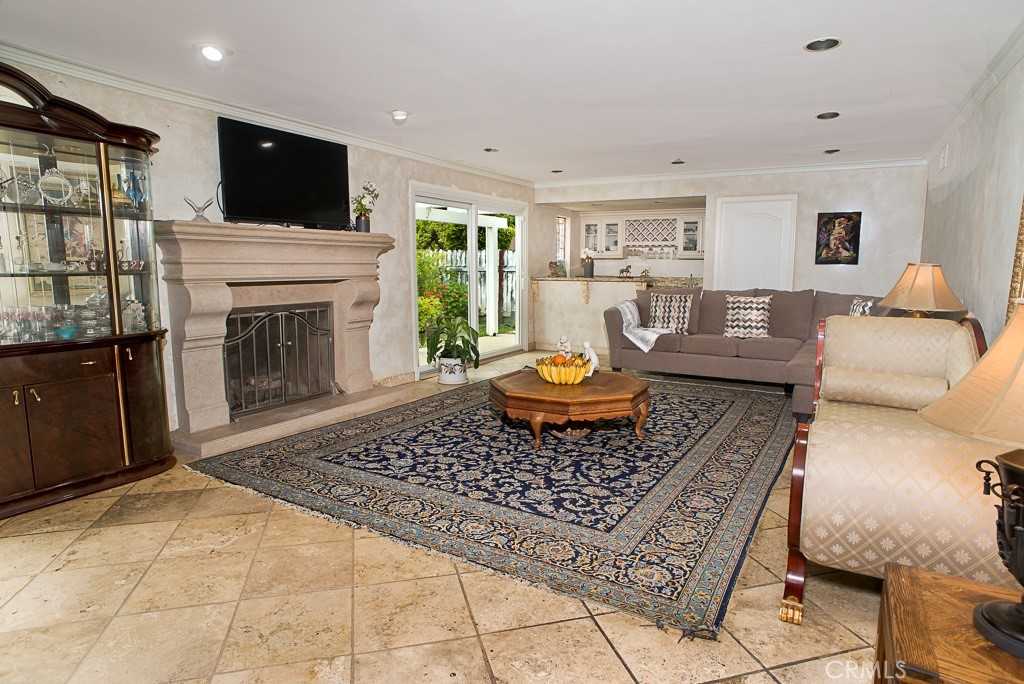 photo 3: 4401 Cezanne Avenue, Woodland Hills CA 91364