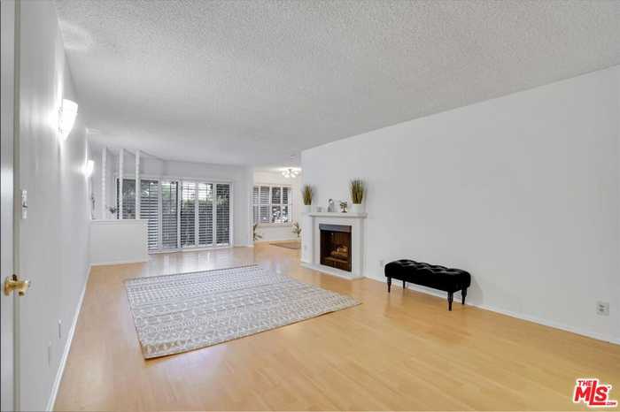 photo 1: 1301 17th Street Unit 103, Santa Monica CA 90404