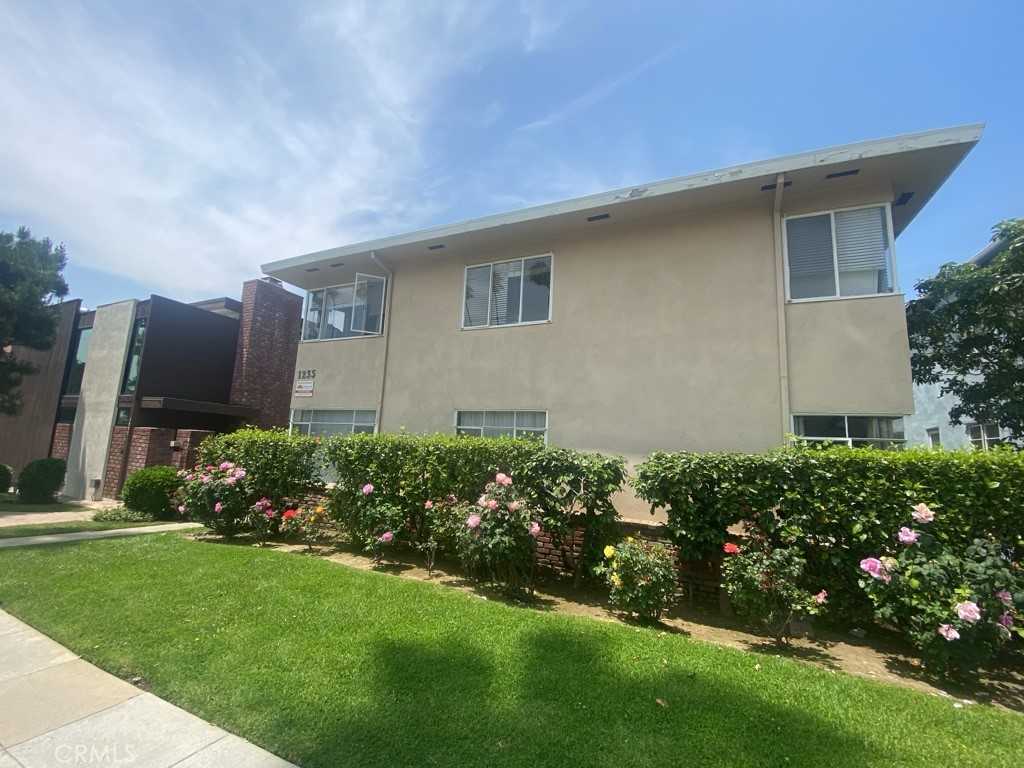 photo 3: 1235 N Brand Boulevard, Glendale CA 91202