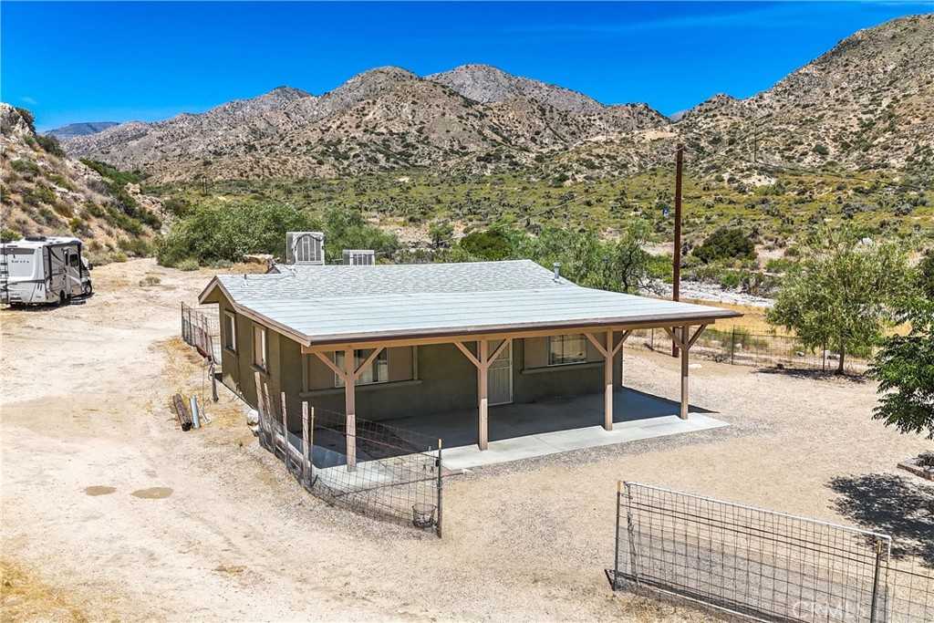 photo 2: 9520 Kiowa Trail, Morongo Valley CA 92256