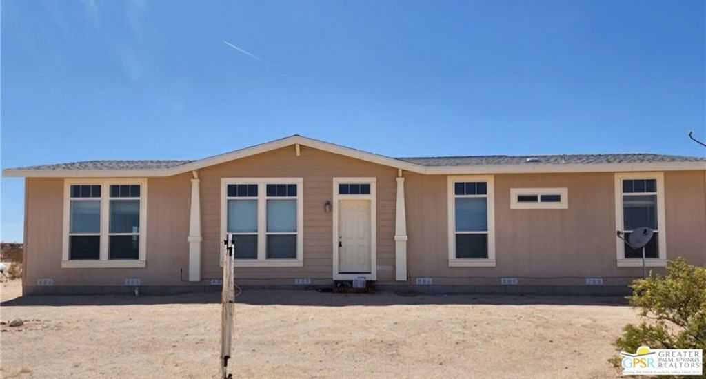 photo 2: 3051 Bluegrass Avenue, 29 Palms CA 92277