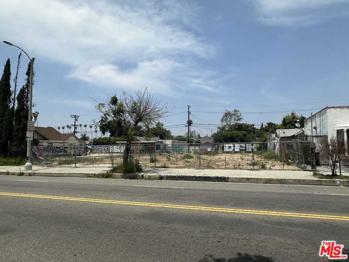 photo 1: 2037 W Jefferson Boulevard, Los Angeles CA 90018