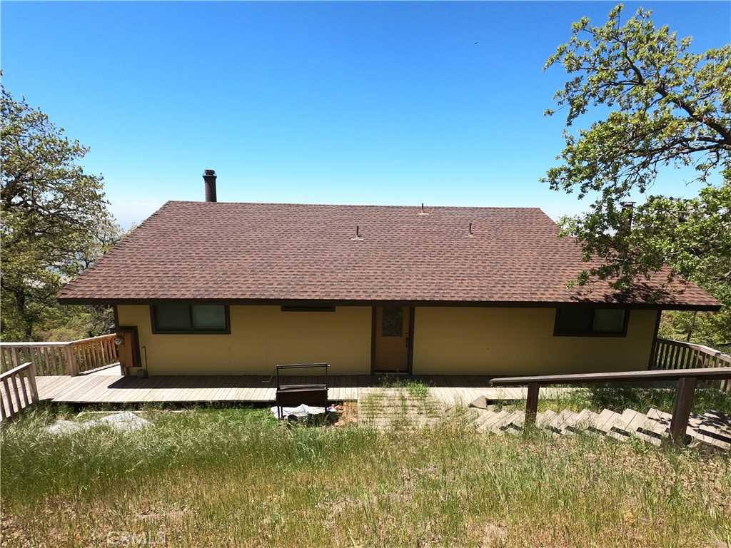 photo 1: 28200 Deertrail Drive, Tehachapi CA 93561