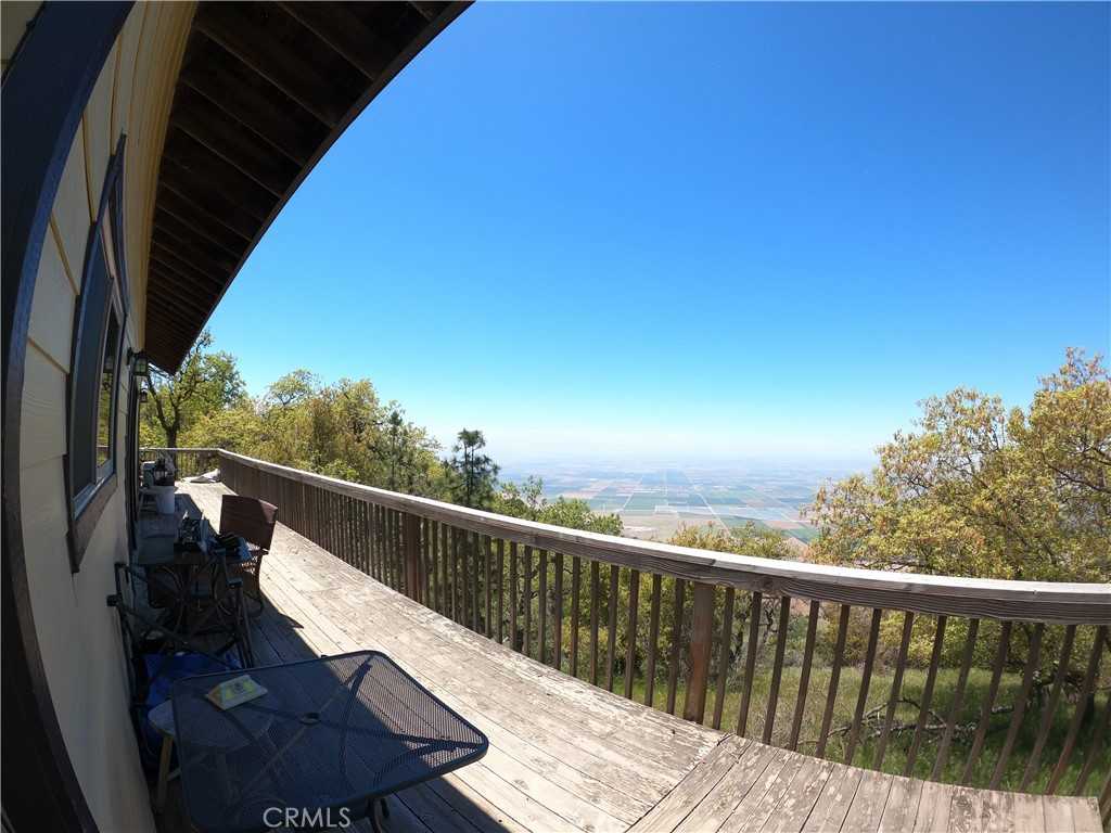 photo 2: 28200 Deertrail Drive, Tehachapi CA 93561