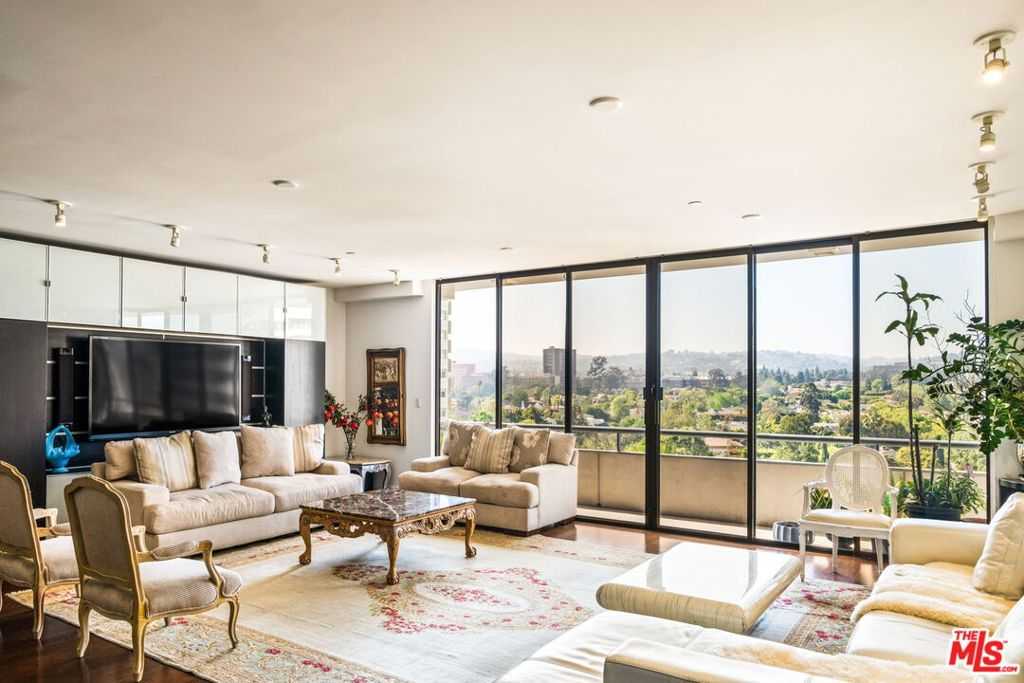 photo 3: 10660 Wilshire Boulevard Unit 1505, Los Angeles CA 90024