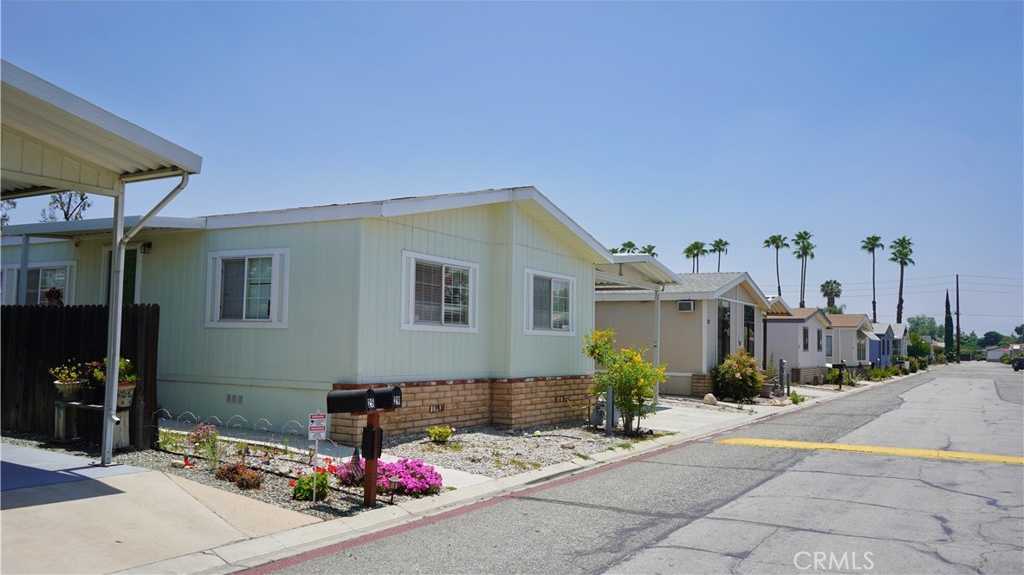 photo 2: 7717 Church Avenue Unit 26, Highland CA 92346