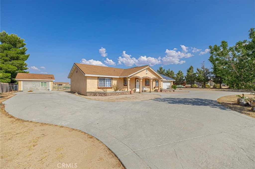 photo 3: 21414 Lutie Avenue, Mojave CA 93501