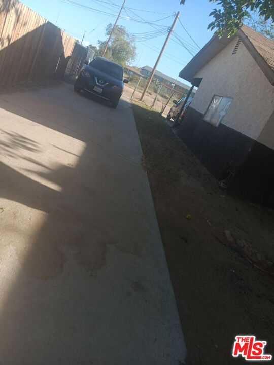 photo 3: 11560 Sage Street, Adelanto CA 92301