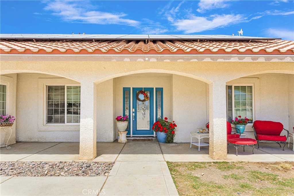 photo 2: 11781 El Esteban Road, Phelan CA 92371