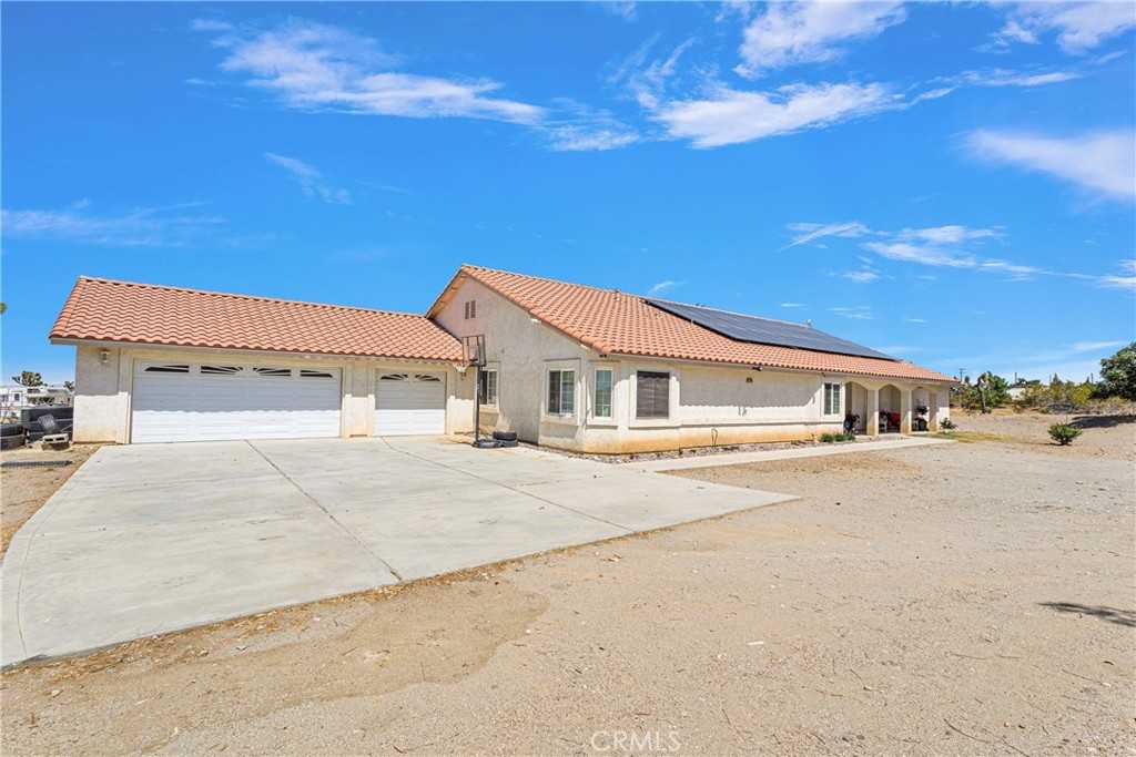 photo 3: 11781 El Esteban Road, Phelan CA 92371