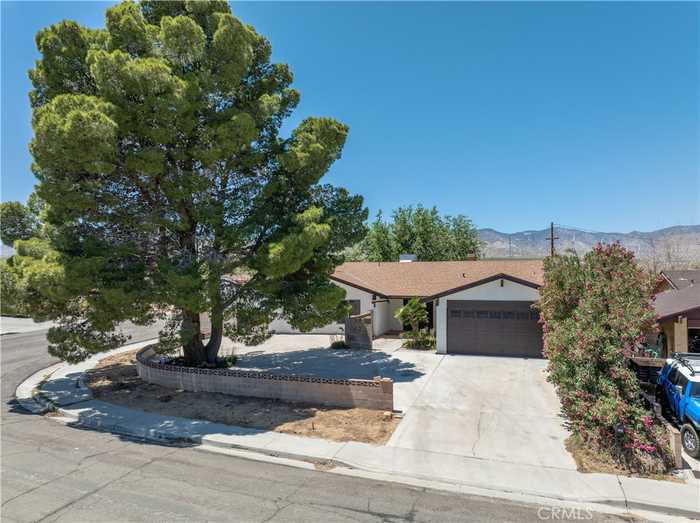 photo 2: 3549 Aberdeen Place, Mojave CA 93501