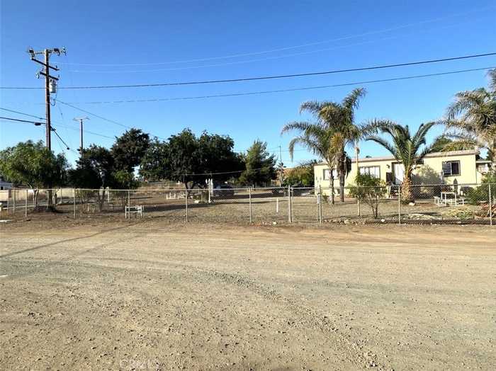 photo 2: 29120 Melby Drive, Lake Elsinore CA 92532