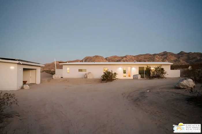 photo 2: 7245 Sunview Avenue, Joshua Tree CA 92252