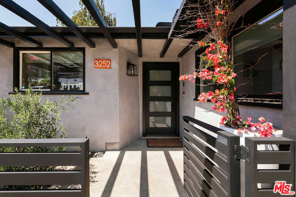 photo 3: 3252 Laurel Canyon Boulevard, Studio City CA 91604