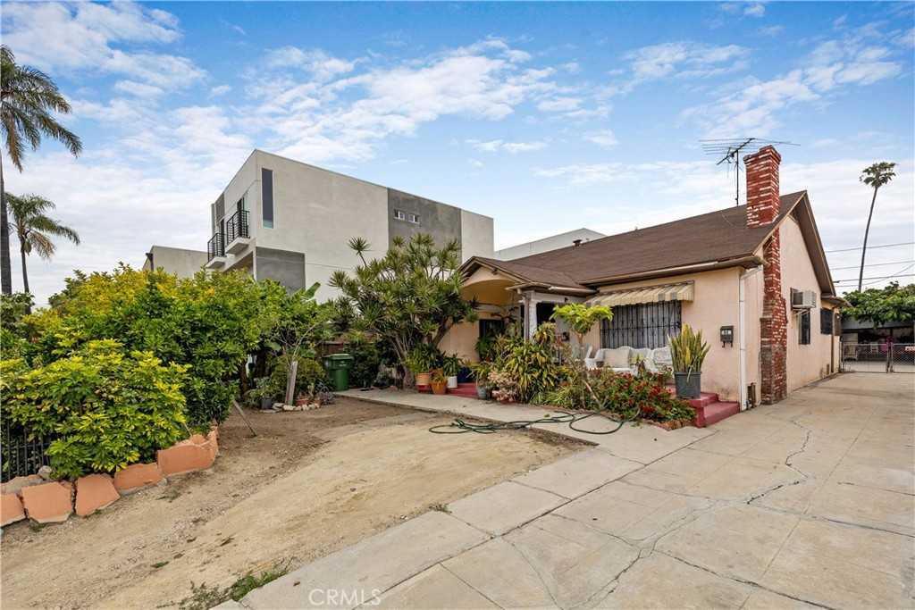 photo 3: 472 N Oxford Avenue, Los Angeles CA 90004