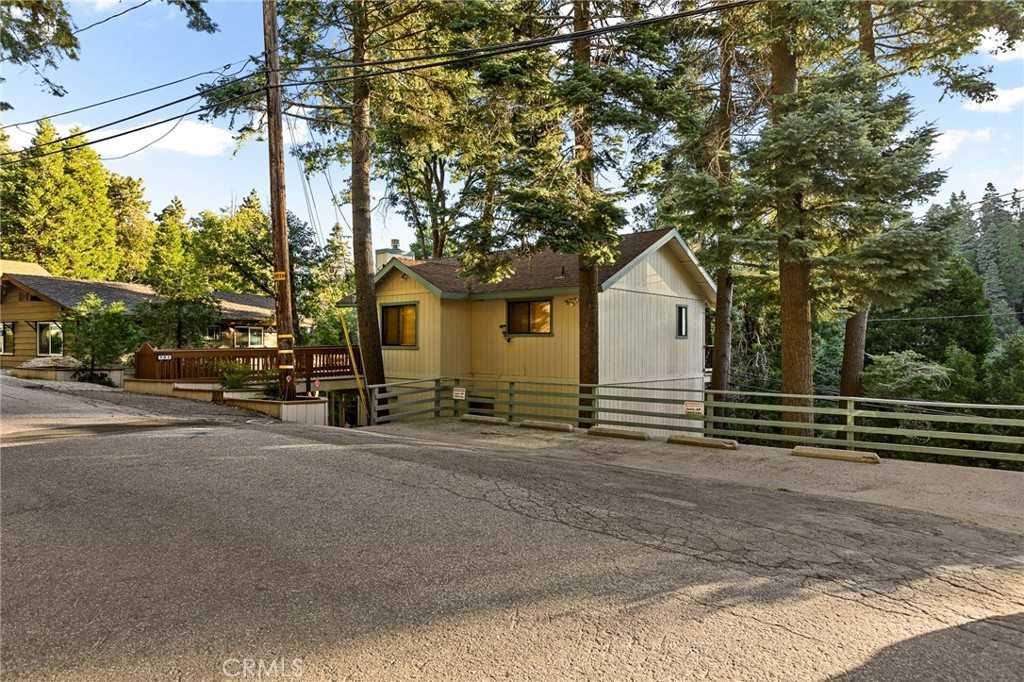 photo 3: 707 Virginia Court, Lake Arrowhead CA 92352