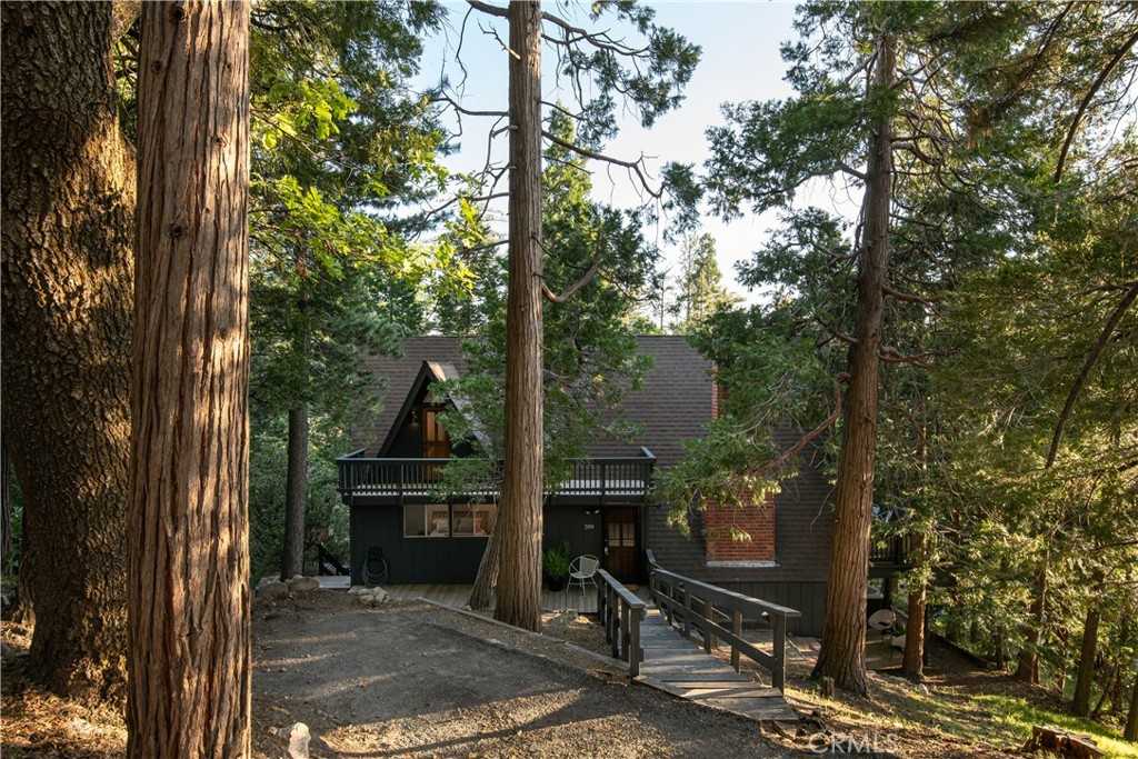 photo 2: 399 Rainier Road, Lake Arrowhead CA 92352